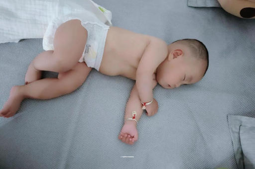 巴音郭楞宝宝多久会坐